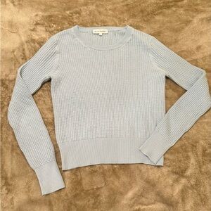 Barely worn, cute light blue sweater white + Warren